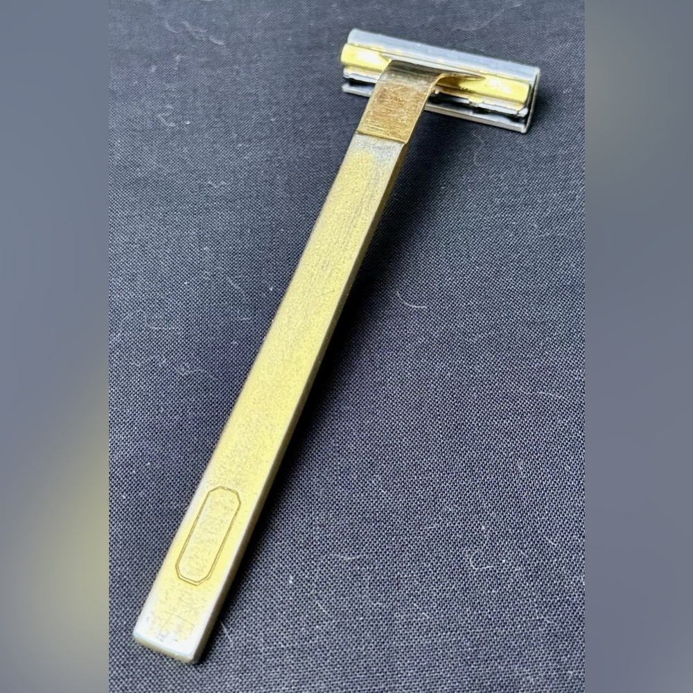 Vintage Mens Gold Toned ARAMIS Shaving Safety Razor - Barbershop Collectible